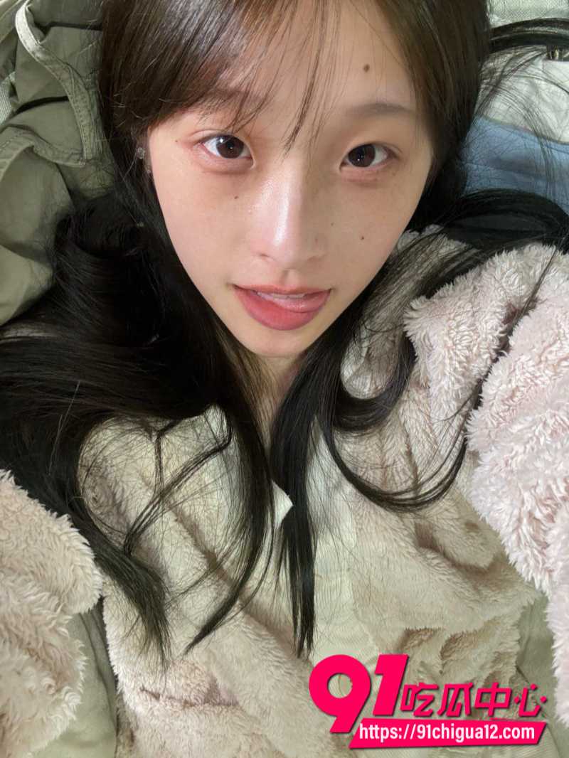 清纯反差大学生裸聊泄密 宿舍自拍全裸张腿求操尺度炸裂!