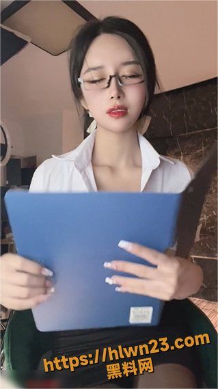 ASMR诱惑女神 小恩雅 定制剧情之老师上课被塞玩具 完美声线为您带来高质量助眠！