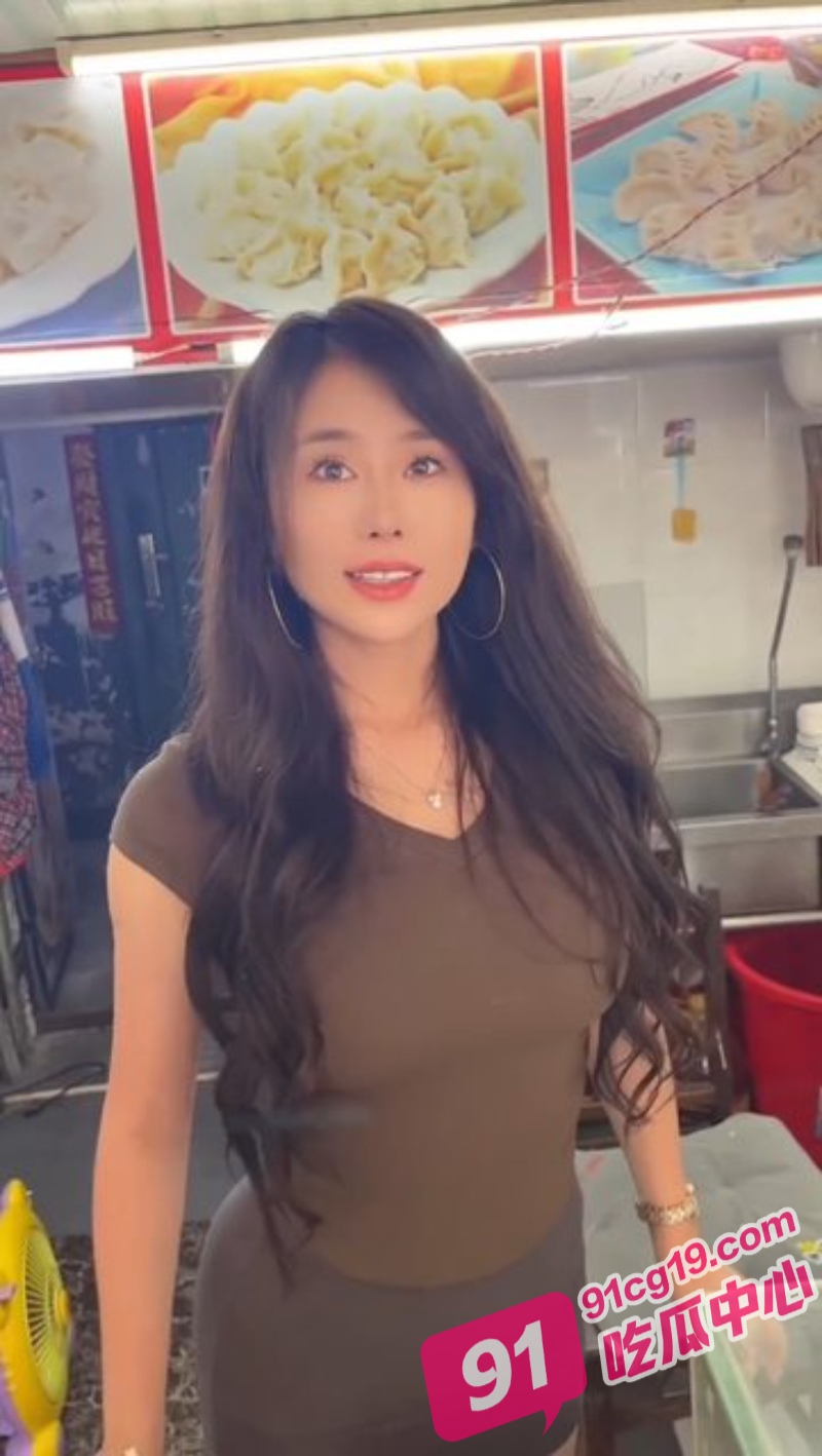 强行占用健身的嫂子～嫂子别挣扎了 “哥哥知道你这么骚吗” 配图3