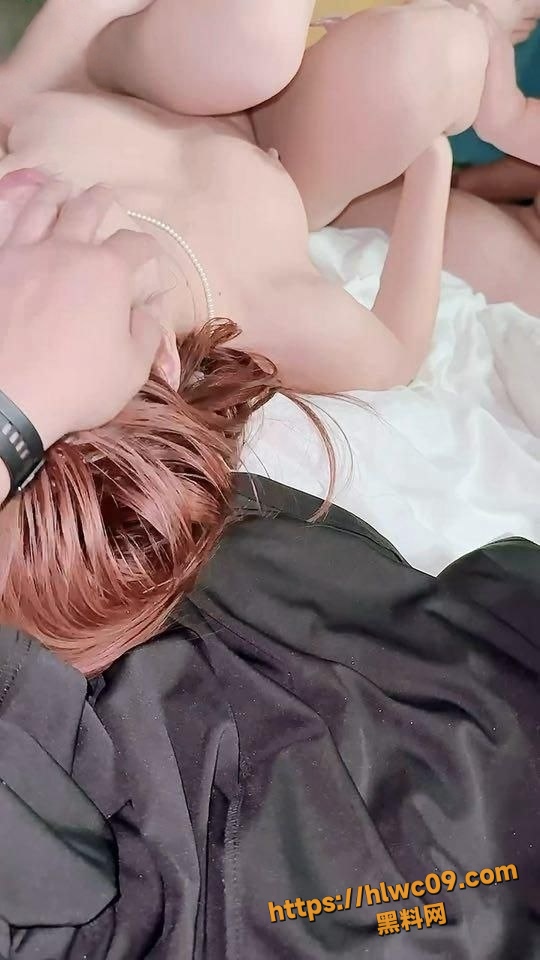 带姐姐四人混战 两女淫叫声一浪高过一浪 姐弟一世情51-55集 海角社区