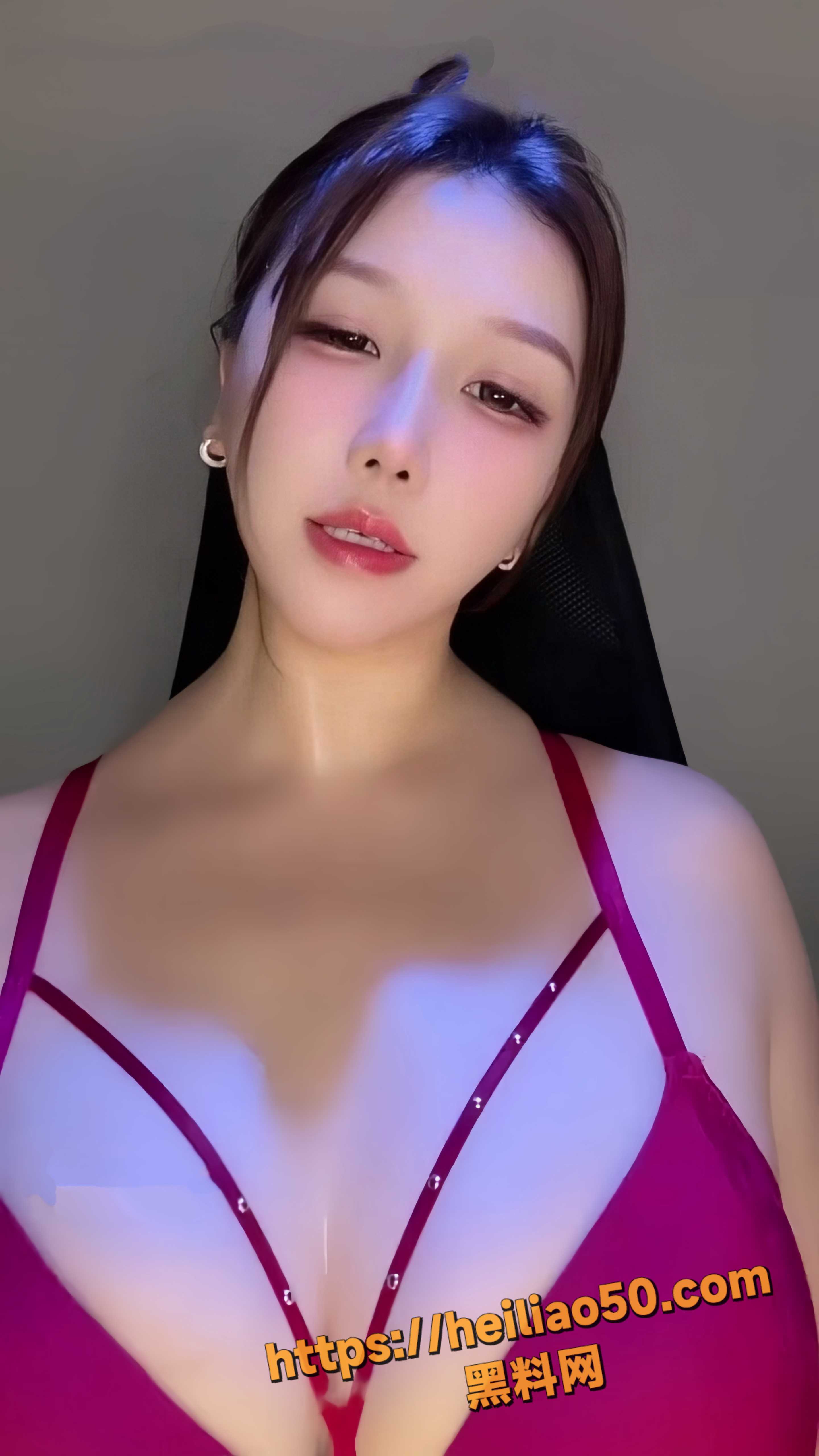 快手顶级巨乳网红 冲田吉拉 性感艳舞诱惑合集 玉足挑逗淫语不断！