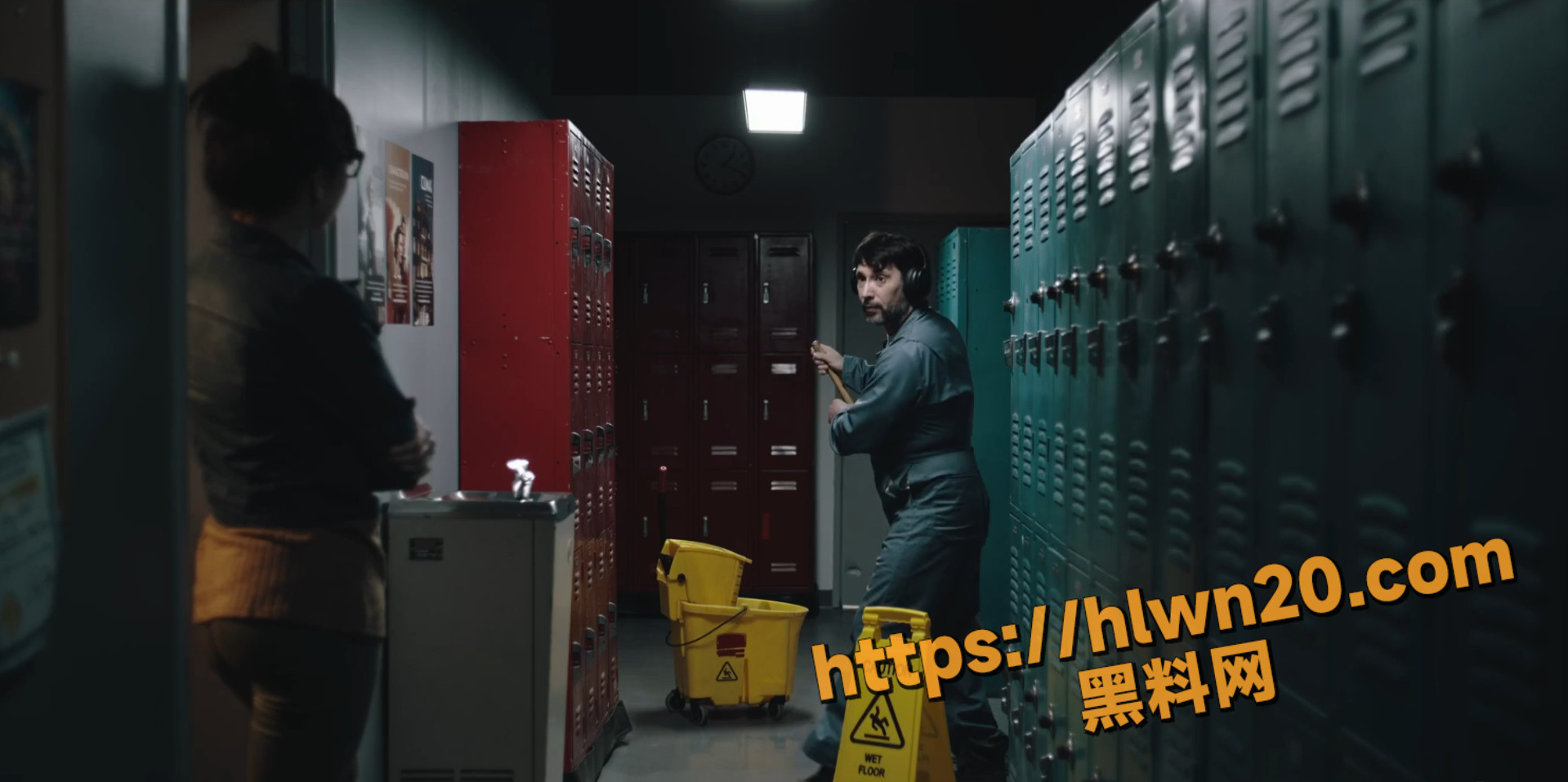 欧美暗黑猎奇大片 瓦尔小姐寄生虫感染曝光，丧尸女教师操翻看门人，黑色静脉湿身爽到炸裂！