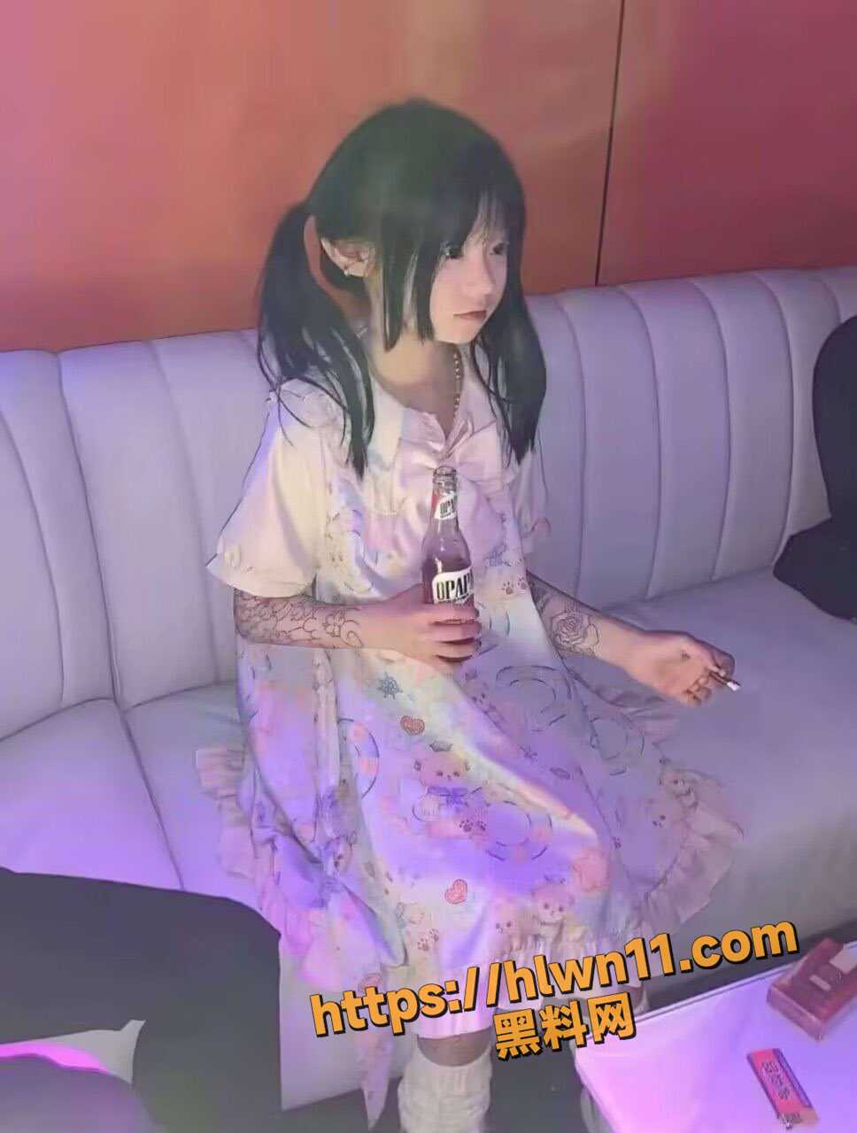 说好的来看猫 你却握住我的小蛮腰 专门约炮校花萝莉嫩妹的达人图片视频合集被曝光流出！