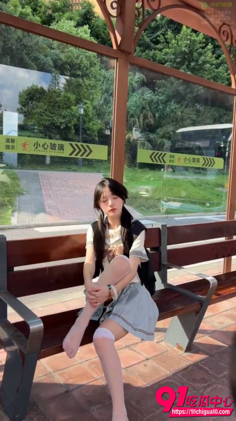 足模摄影师 青柠映画 拍摄邻家少女阿慌 JK户外美足私拍福利合集 嫩足诱惑显得慵懒又撩人!