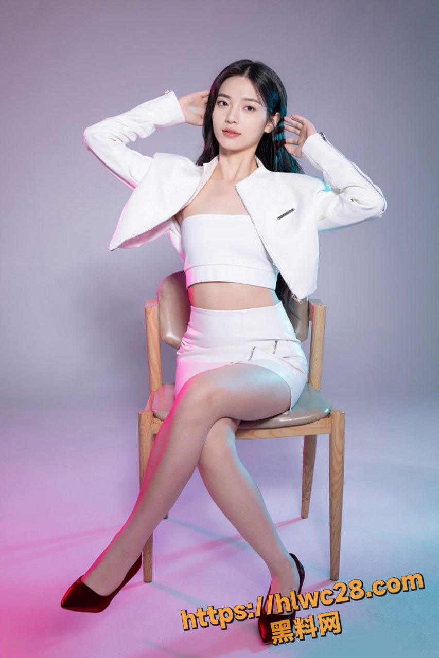 摄影大神 FENDSON 新作力捧极品女神 新人美女三点粉嫩菊花都是粉的