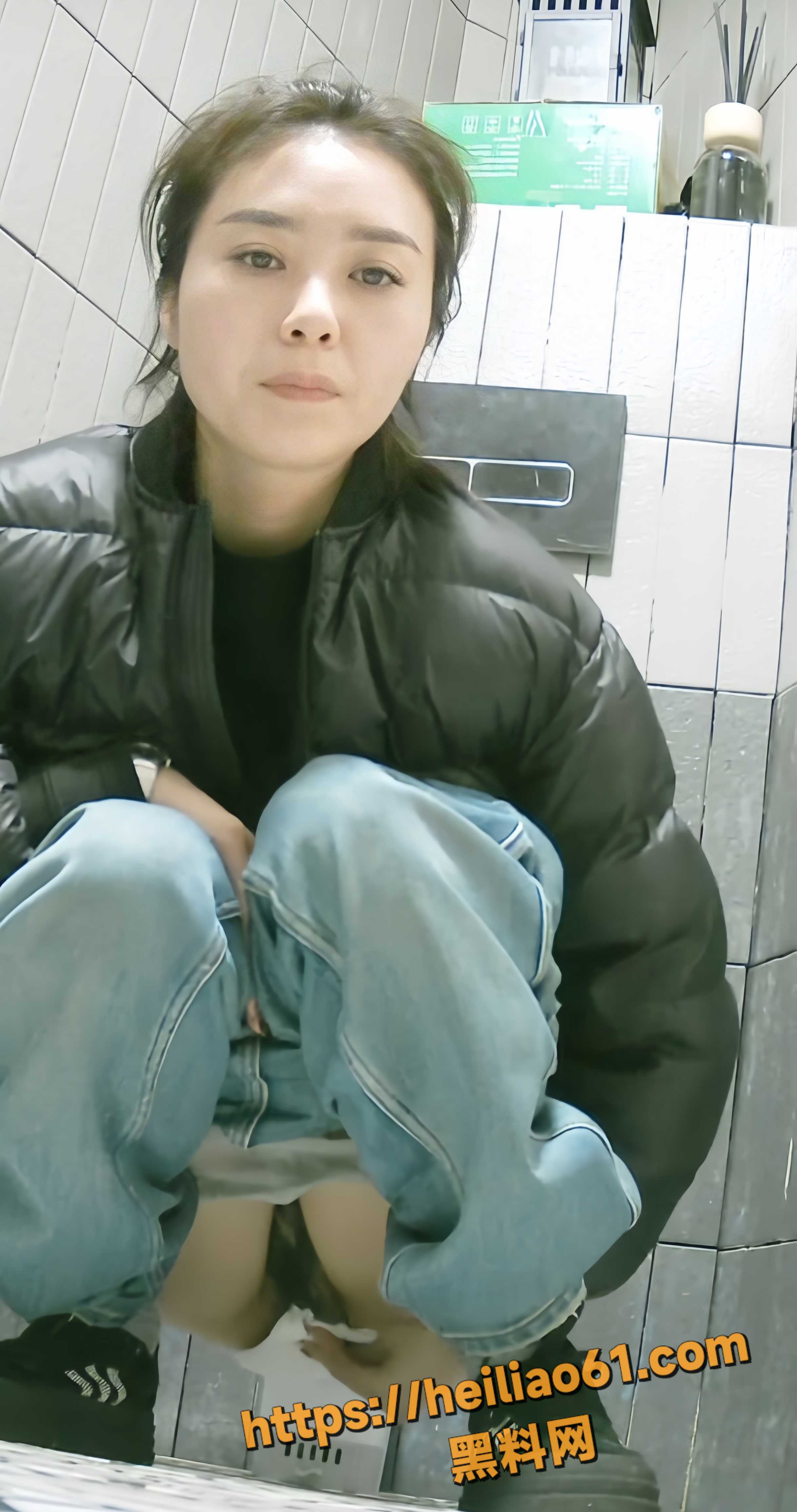 商场女厕 惊现丰满少妇激情尿尿 肥美大鲍鱼全景诱惑曝光