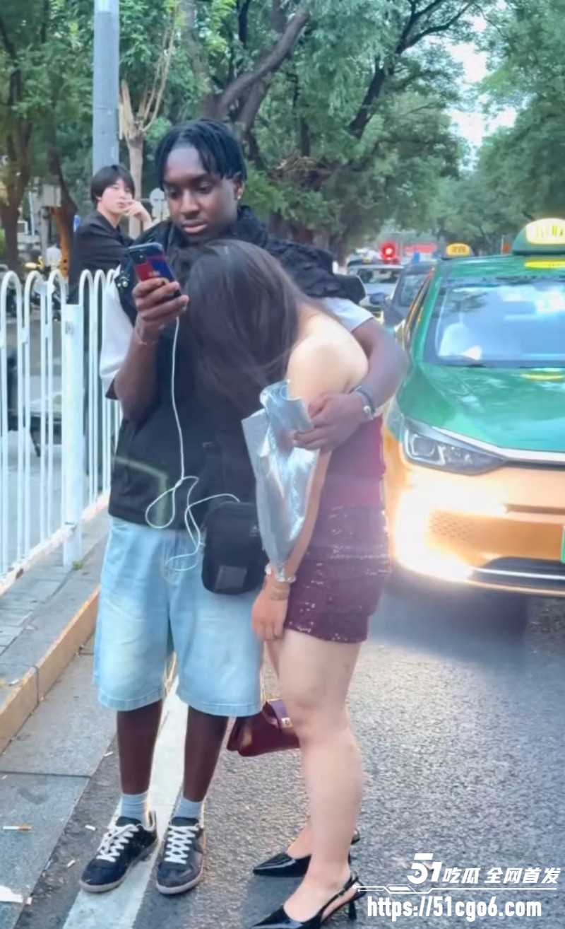 北京已婚少妇倒贴黑人04