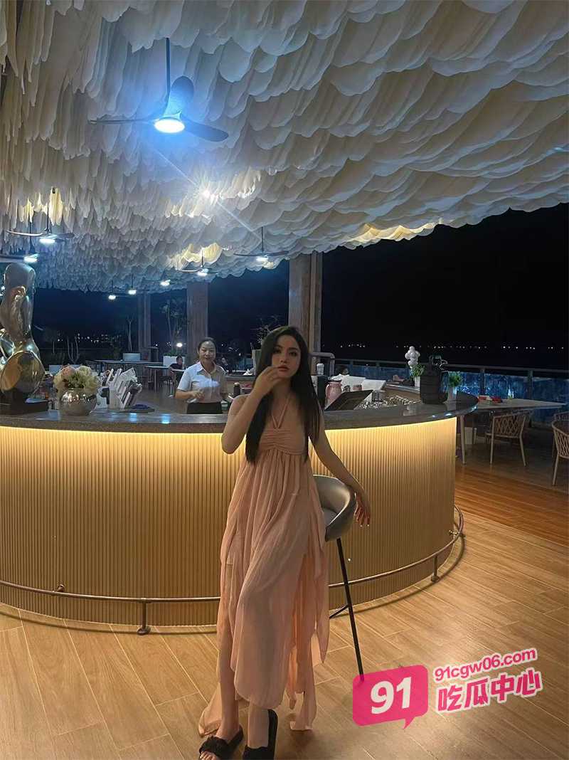 杭州某银行美女张青杏和客户偷情 洗手间挨操一边打电话 被操到求饶全身抽搐！ 配图2