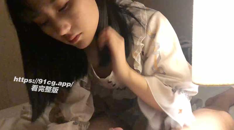 福州反差婊 孙露露 人美声甜下海卖淫视频流出 渔网袜足交磨屌女上猛摇