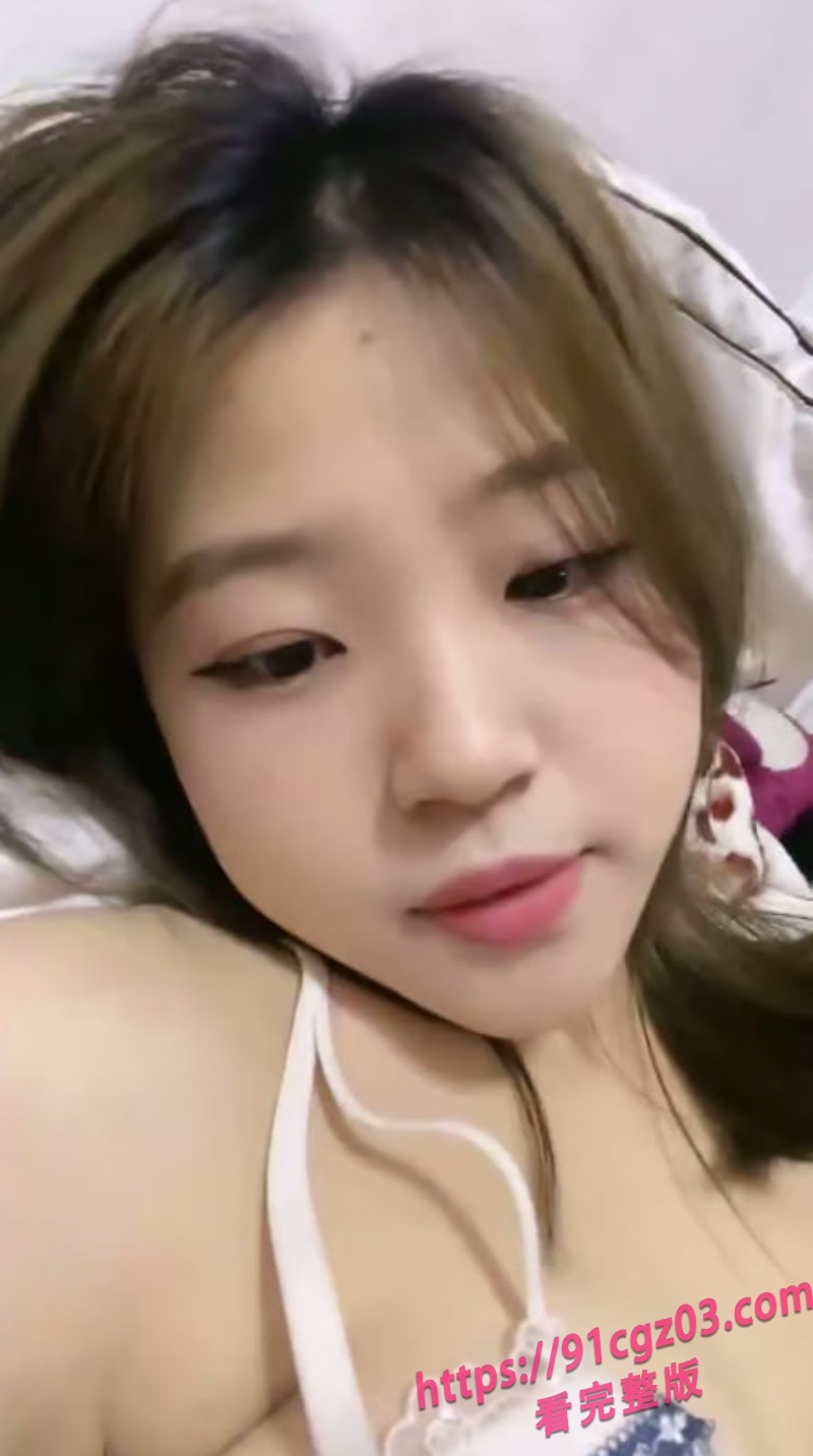 强烈推荐！清纯大学生小妲己高价视频流出 饱满硕大的美臀手感极佳
