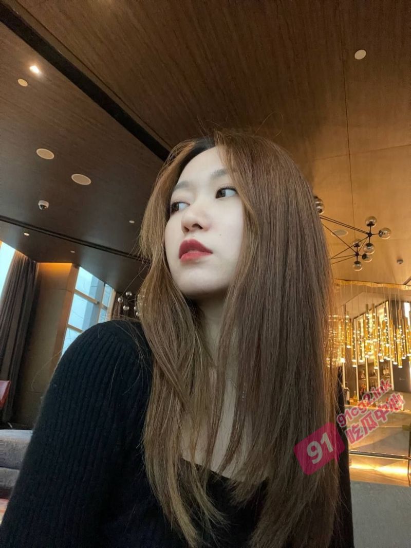 成都师范学院梁山雅～露脸吃鸡一脸淫荡 穿上女仆装带上狗链 主动张嘴吞吐精液！