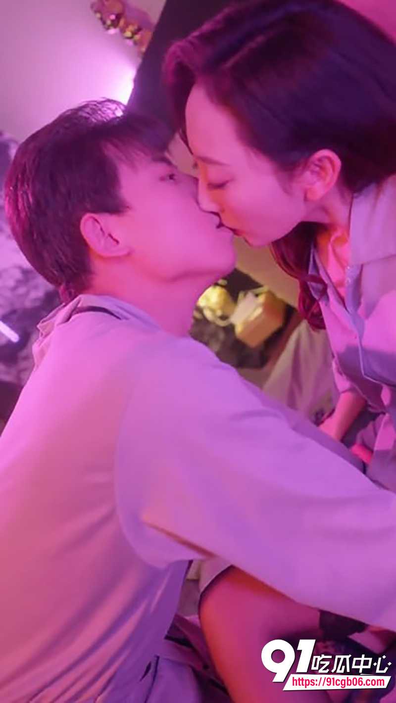 3每日擦边短剧 无法自拔 2