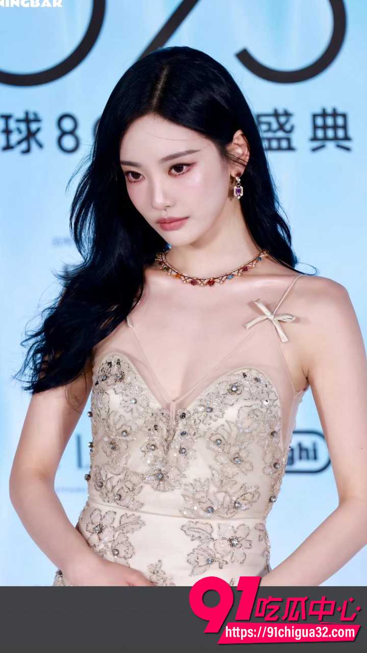 Lisa宁艺卓参加脱衣舞3
