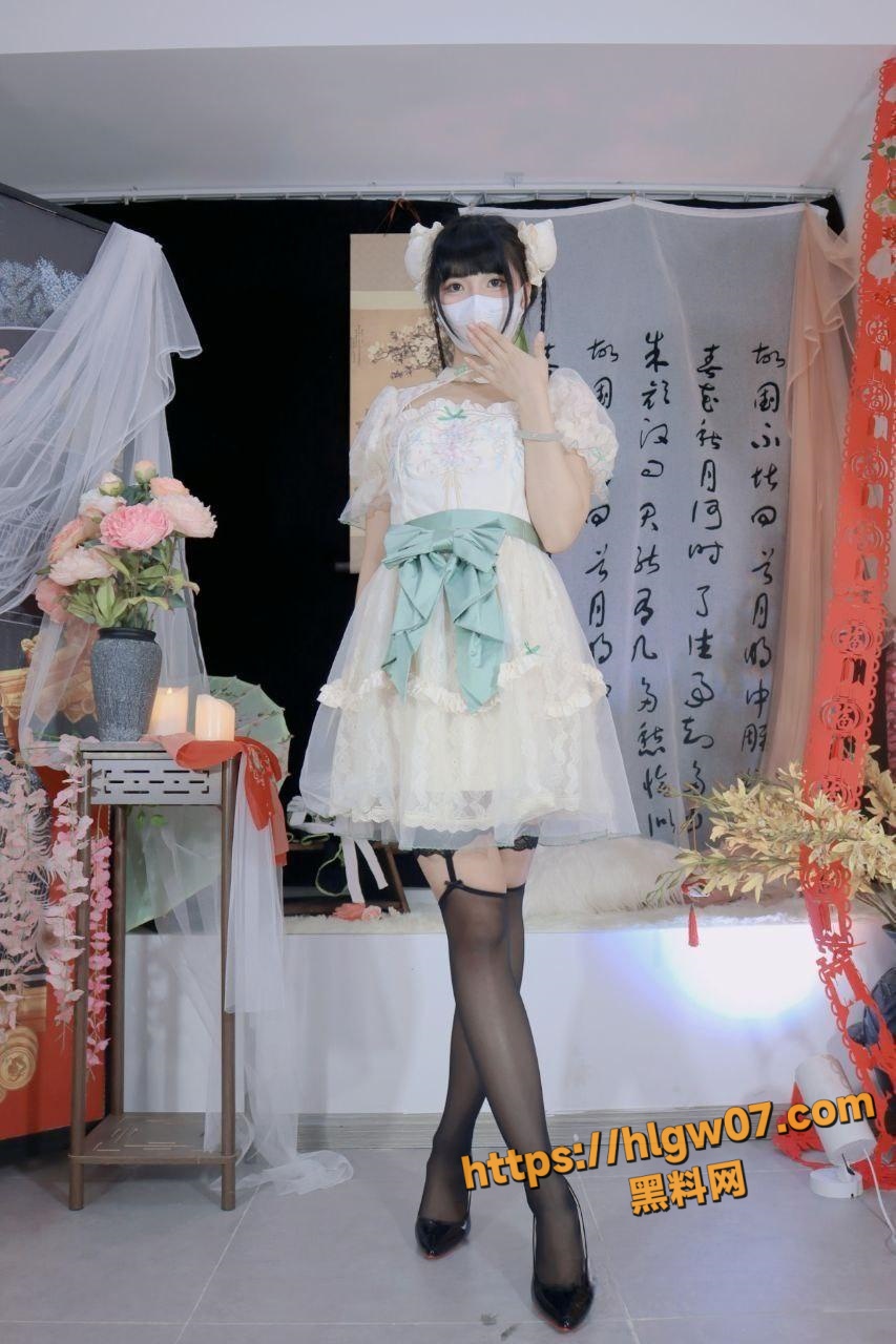 求瓜 Miao喵酱 小简 奶糊2024大型三人春晚限定裸舞才艺  骚逼写毛笔字 淫水把春联都浸湿了！