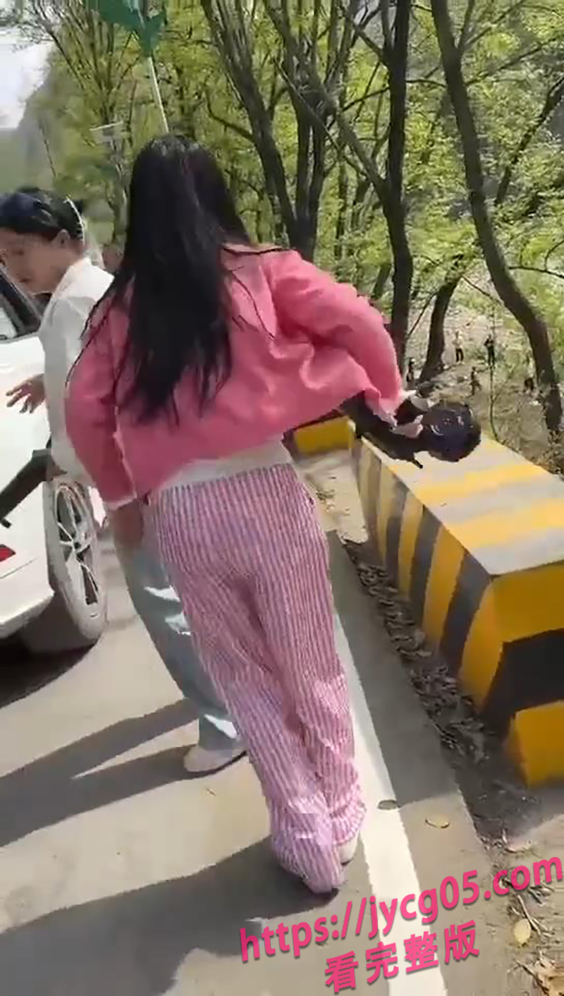 骂战现场升级无规则格斗赛！交警要是不在绝对出命案！ 配图6