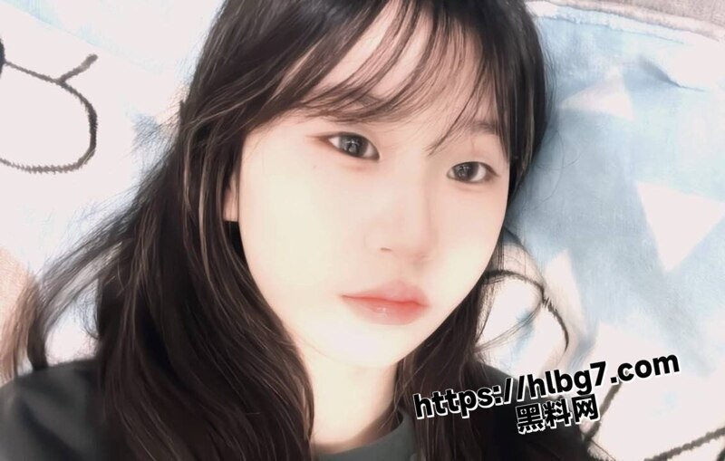 很可爱的女大学生眼镜小姐姐 陈慧雯 自拍露脸裸照 秀自己私处白嫩身材 结果分手后 被人渣前男友曝光！