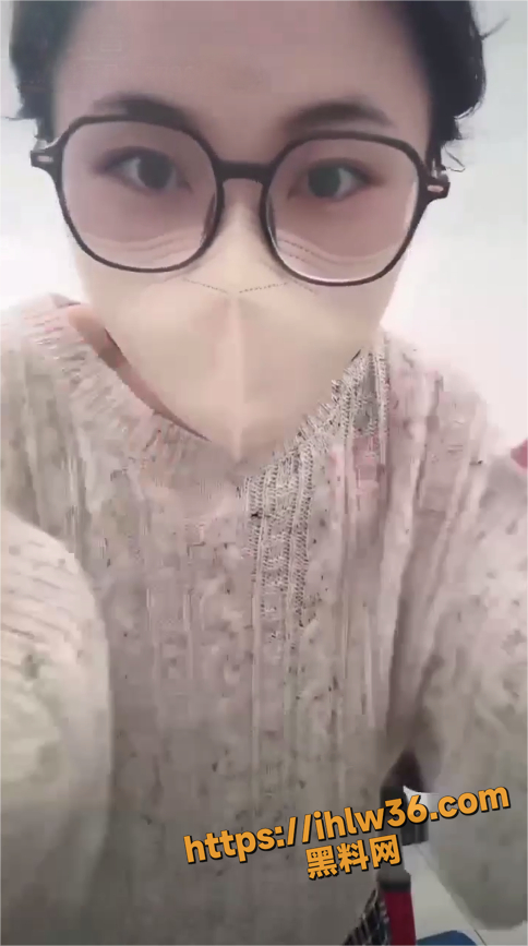 逆天神带货 抖音一主播为了推销动感单车开直播骑单车 直言长度碾压大部分男人 这白浆太TM真实了！