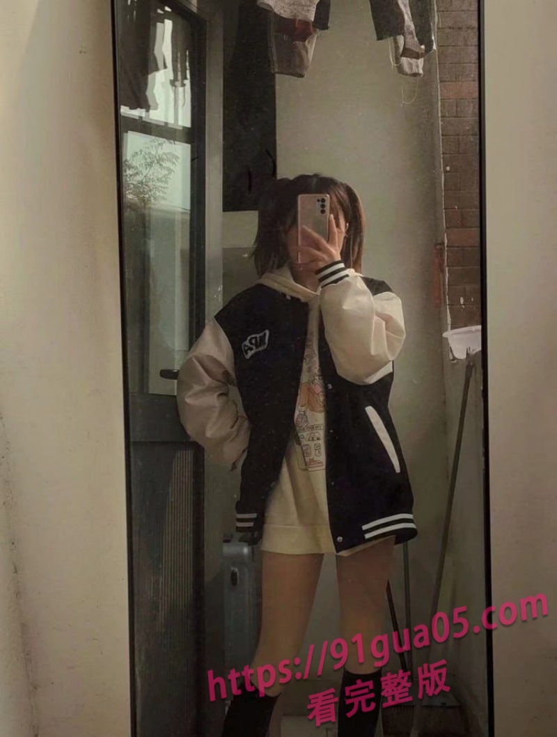 武汉设计师朱茹珺私密视频曝光 跪地沉浸式口交!