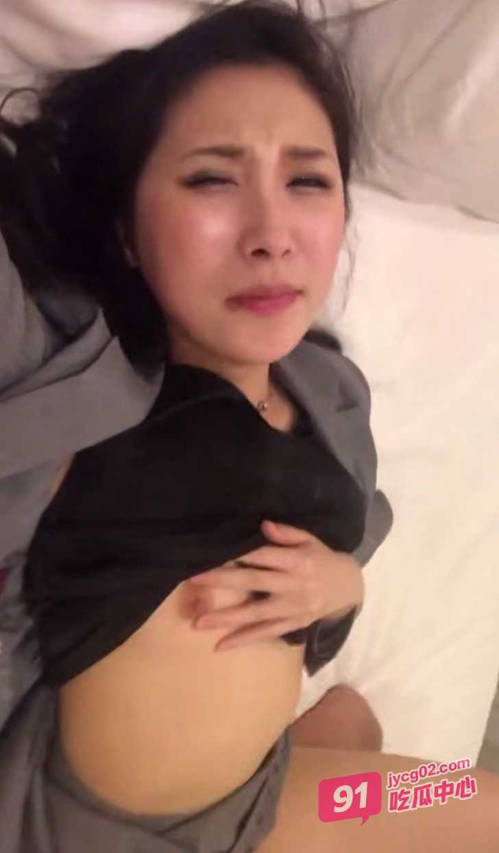 「姐弟乱伦」饥渴表姐投靠表弟 遭性调教沦为母狗！ 配图2