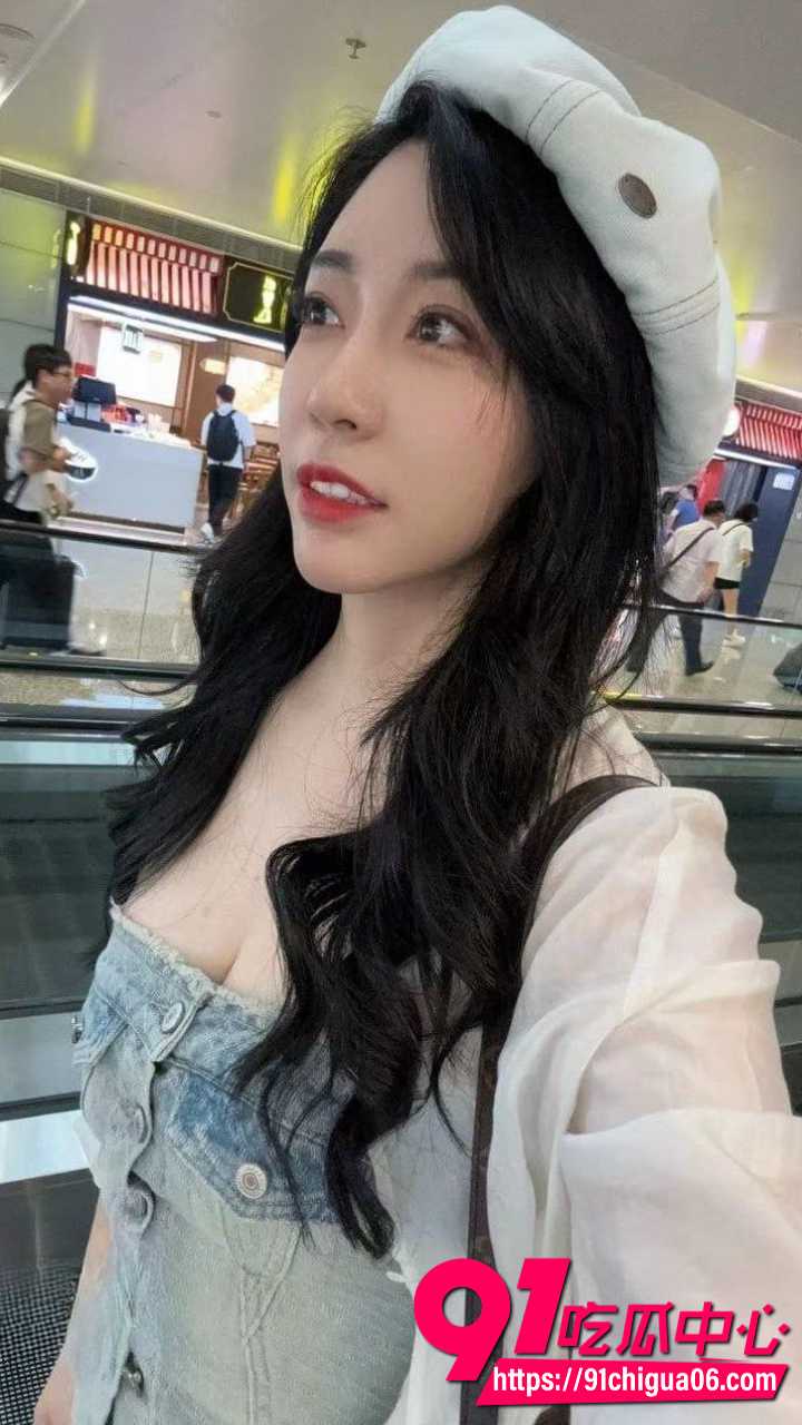 顶级颜值少妇携19岁清纯女儿争抢老公粗硬鸡巴7 顶级颜值少妇携19岁清纯女儿争抢老公粗硬鸡巴7