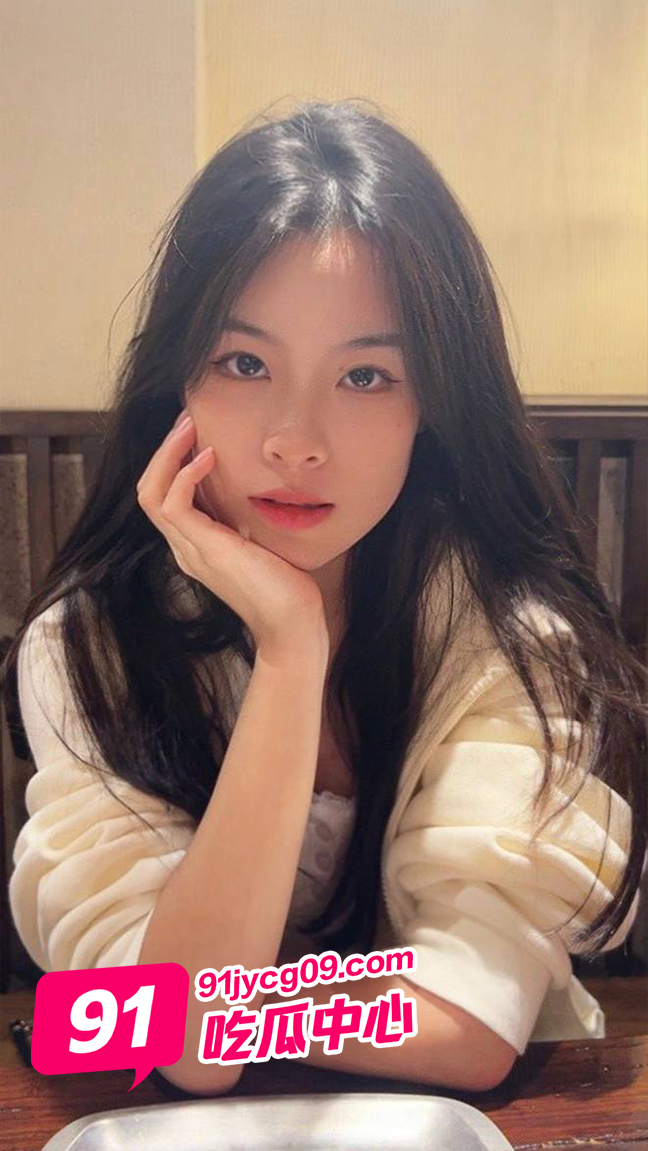 学生妹李希人前女神人后胯下母狗 床上卖力就是她的筹码！ 配图2