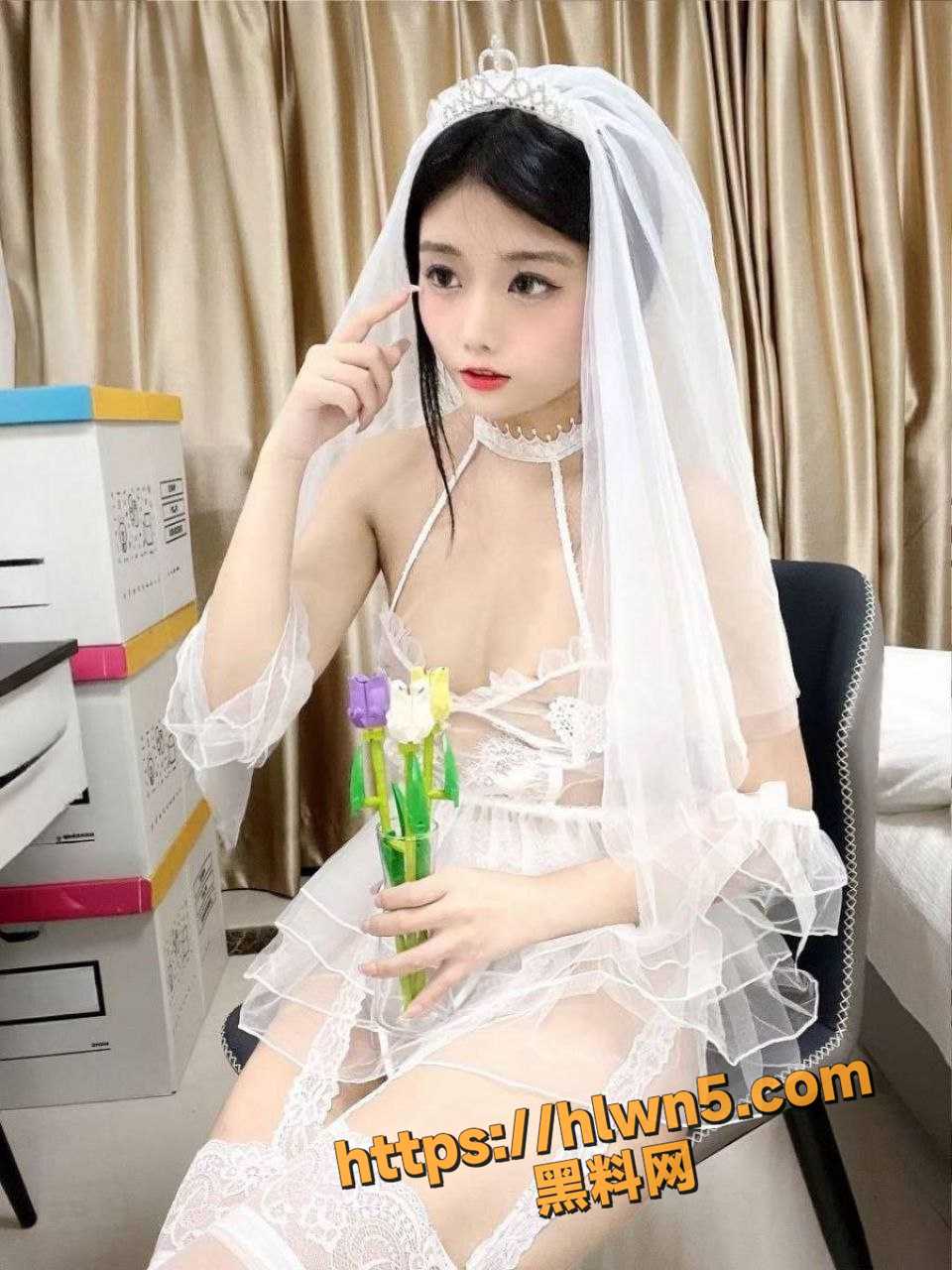 情趣婚纱满足你对洞房的幻想 大学生母狗讨好主人各种情趣内衣自慰合集奉上