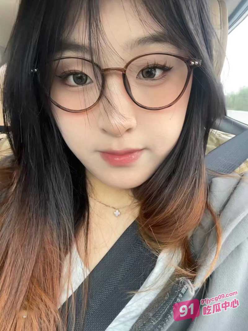 云南师范陈可可视频流出 主动骑乘晃动肥臀 臀浪一波接一波 配图3