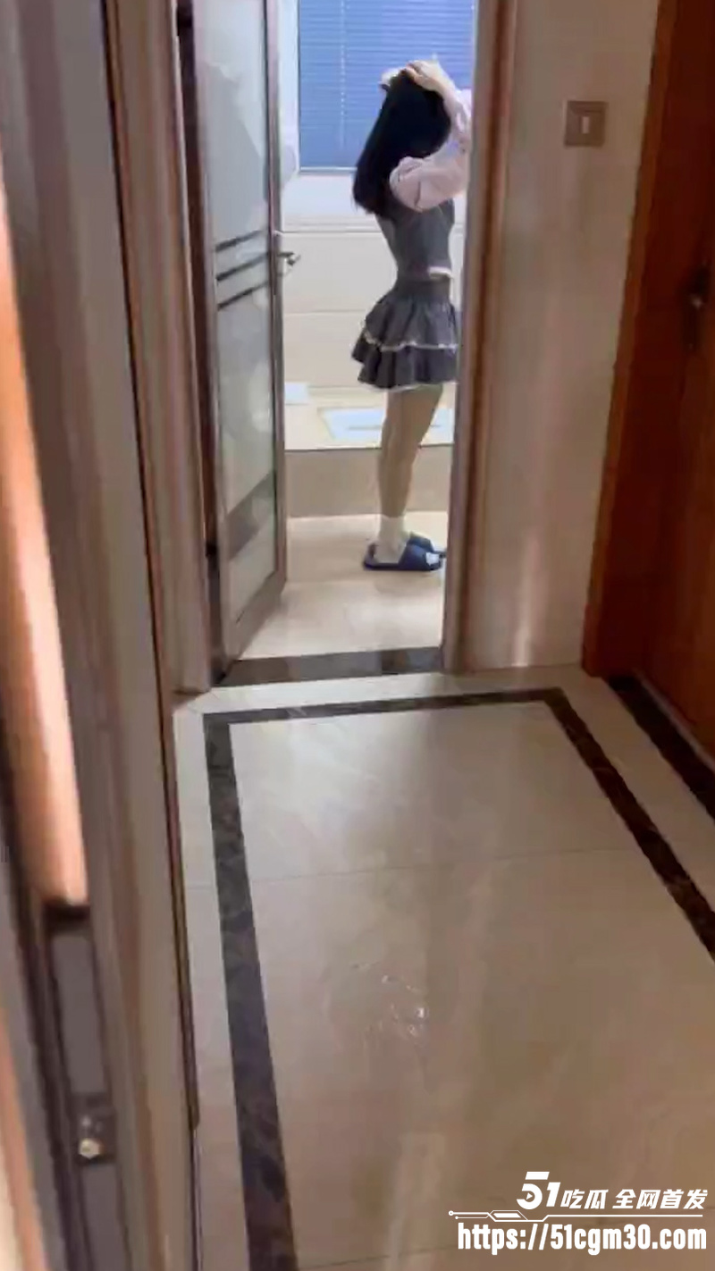 约炮大神 清清学长 在万达厕所操翻JK嫩妹 1
