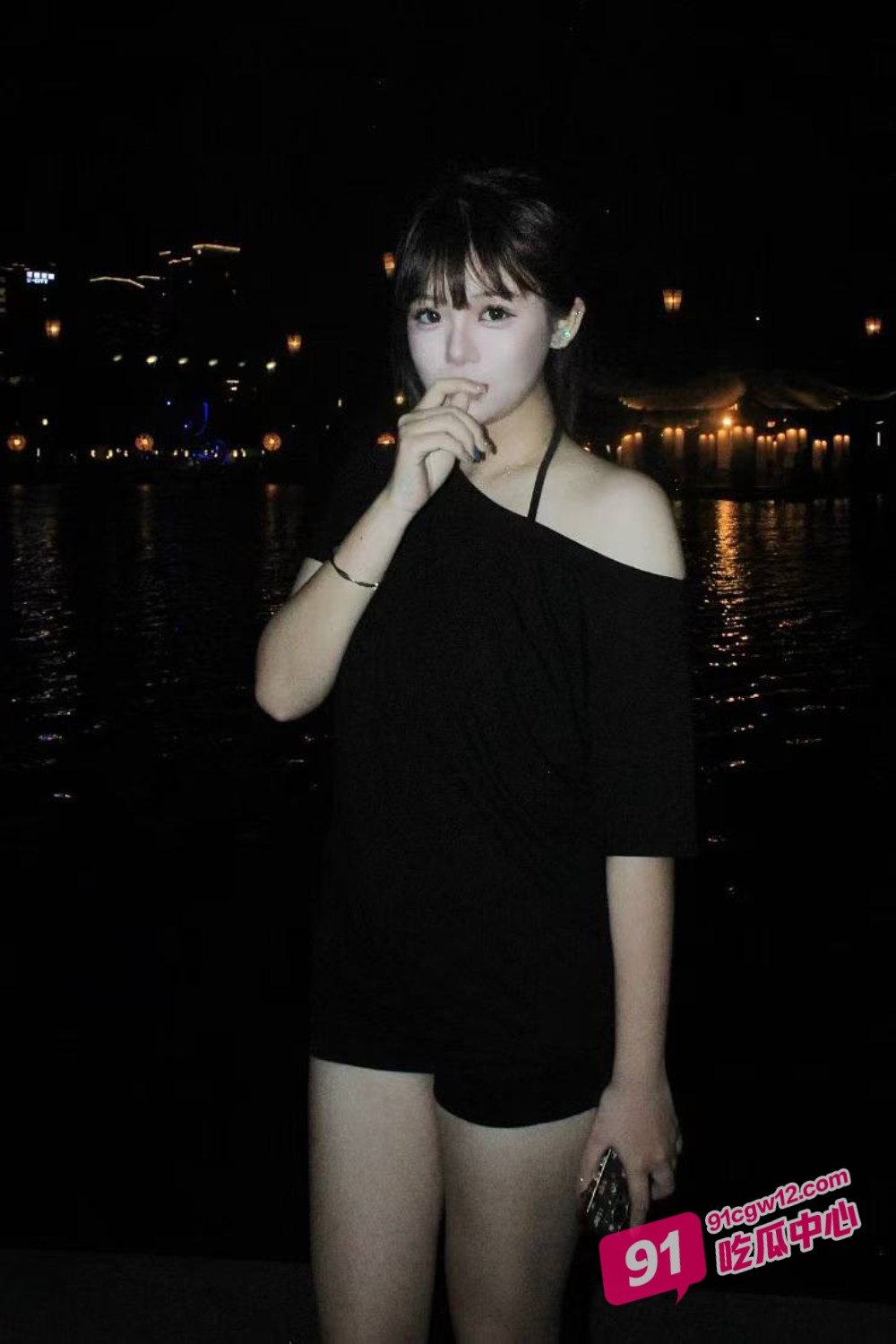 咸阳甜美大学生陈琳～被体育生男友和男闺蜜前后夹击 “你咋这么骚呢” 配图