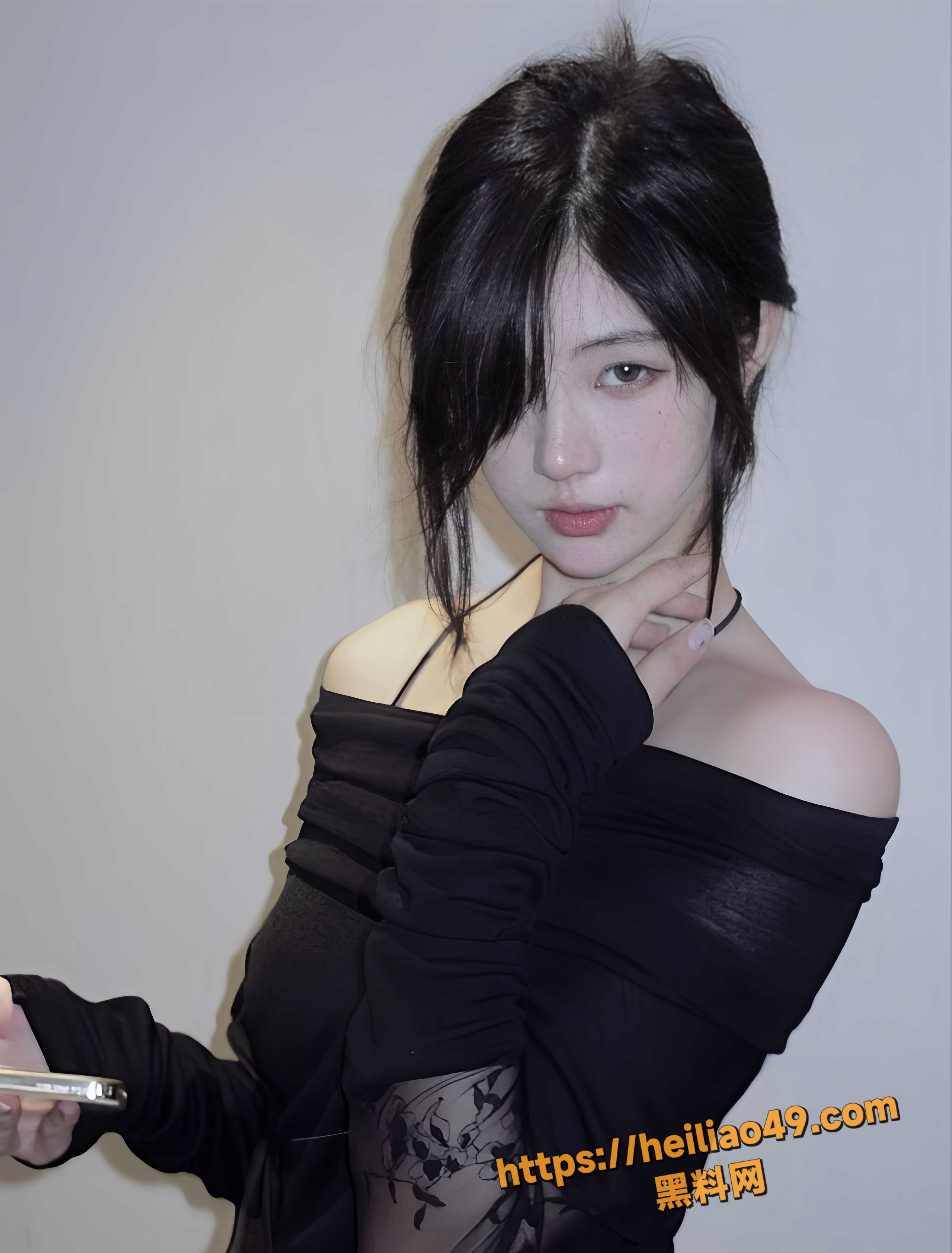 河南高颜值学妹 黑丝渔网诱惑私拍 户外露出后入猛干 反差到极致！