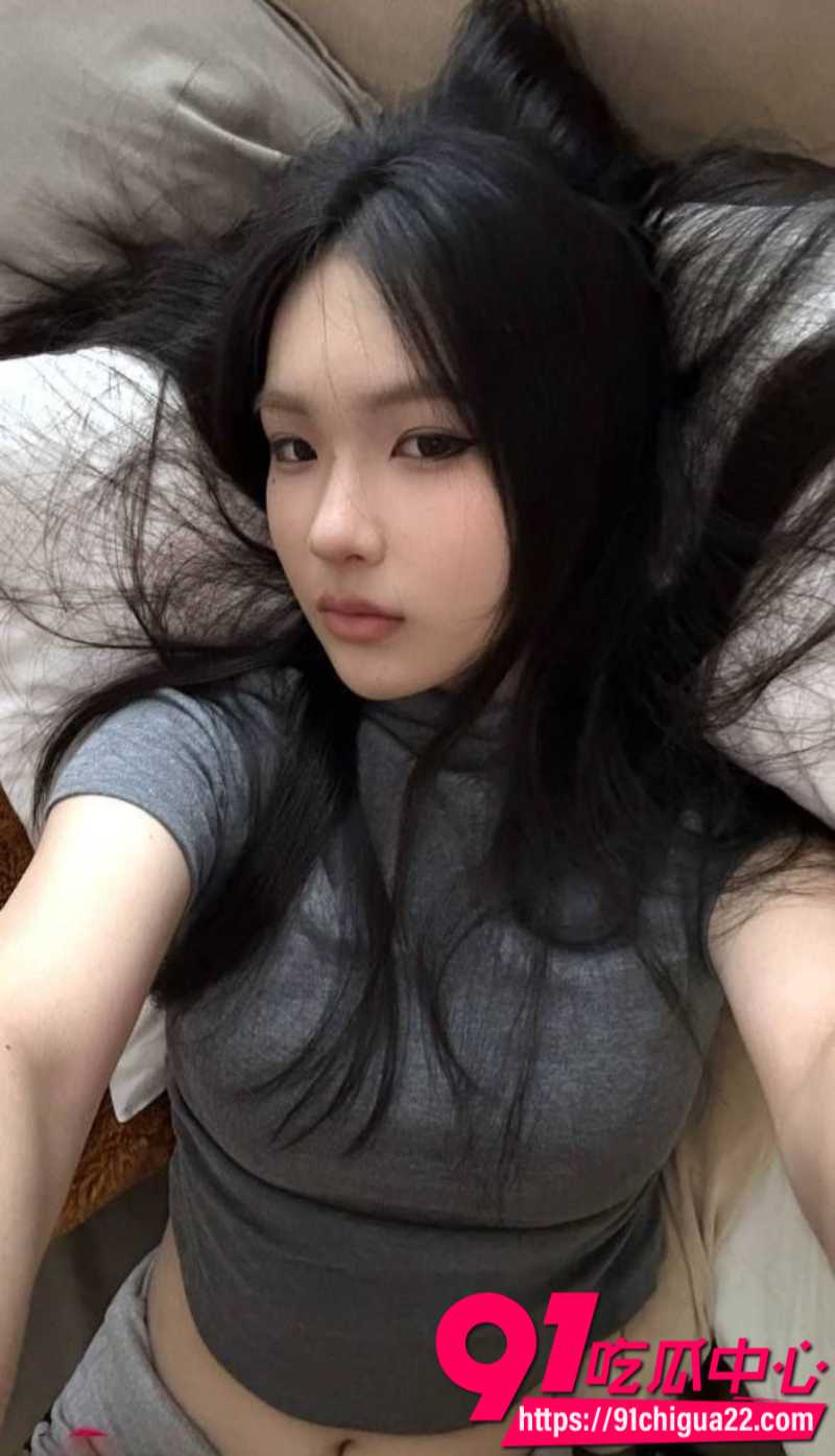 白嫩女大学生希希 泰国兼职伴游 白天陪逛街晚上沦为母狗被土豪爆操