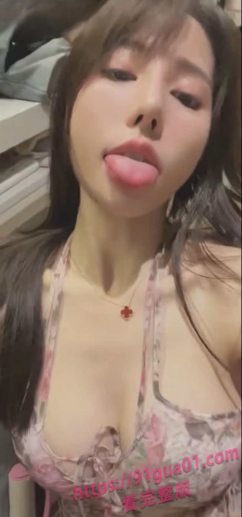 清纯小网红宁宁人设崩塌!旗袍裸聊录屏疯传全网 配图2