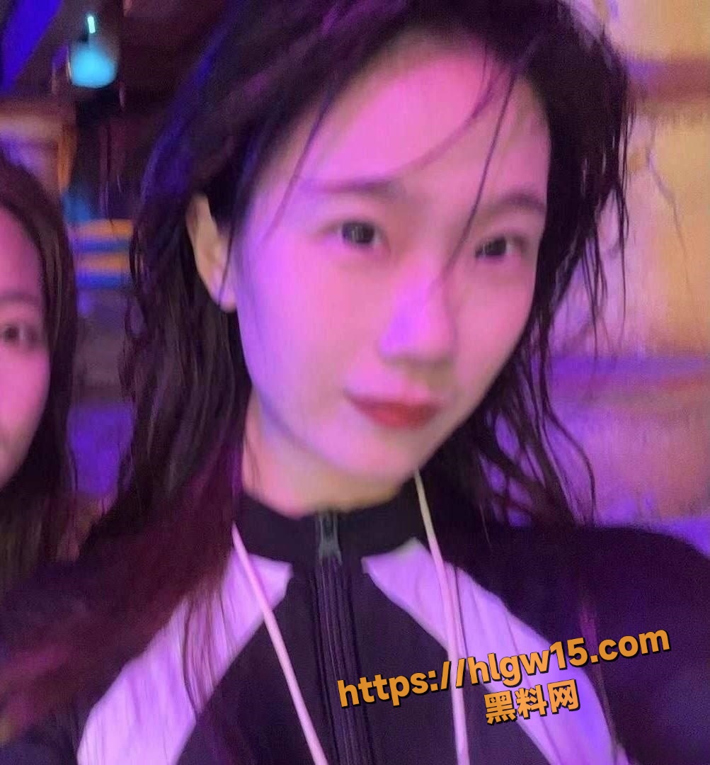 哈尔滨医科大学研究生 宦雅昕 大量性爱私拍曝光 情趣制服3P口爆吞精 清纯学霸反差淫态尽显！