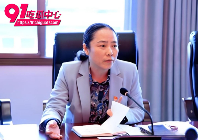 湖南省邵阳市副市长仇珂静因贪污落马曾经包养男模的黑历史曝光27