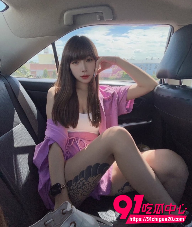 高颜值小网美黄羽境2