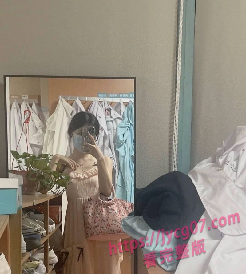 白衣制服女神私拍流出！深圳护士王艾琳私下约会画面曝光 配图3