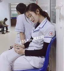 【性爱录音】没想到护士小姐姐在床上如此淫荡，娇媚的声音让我差点缴械 1p