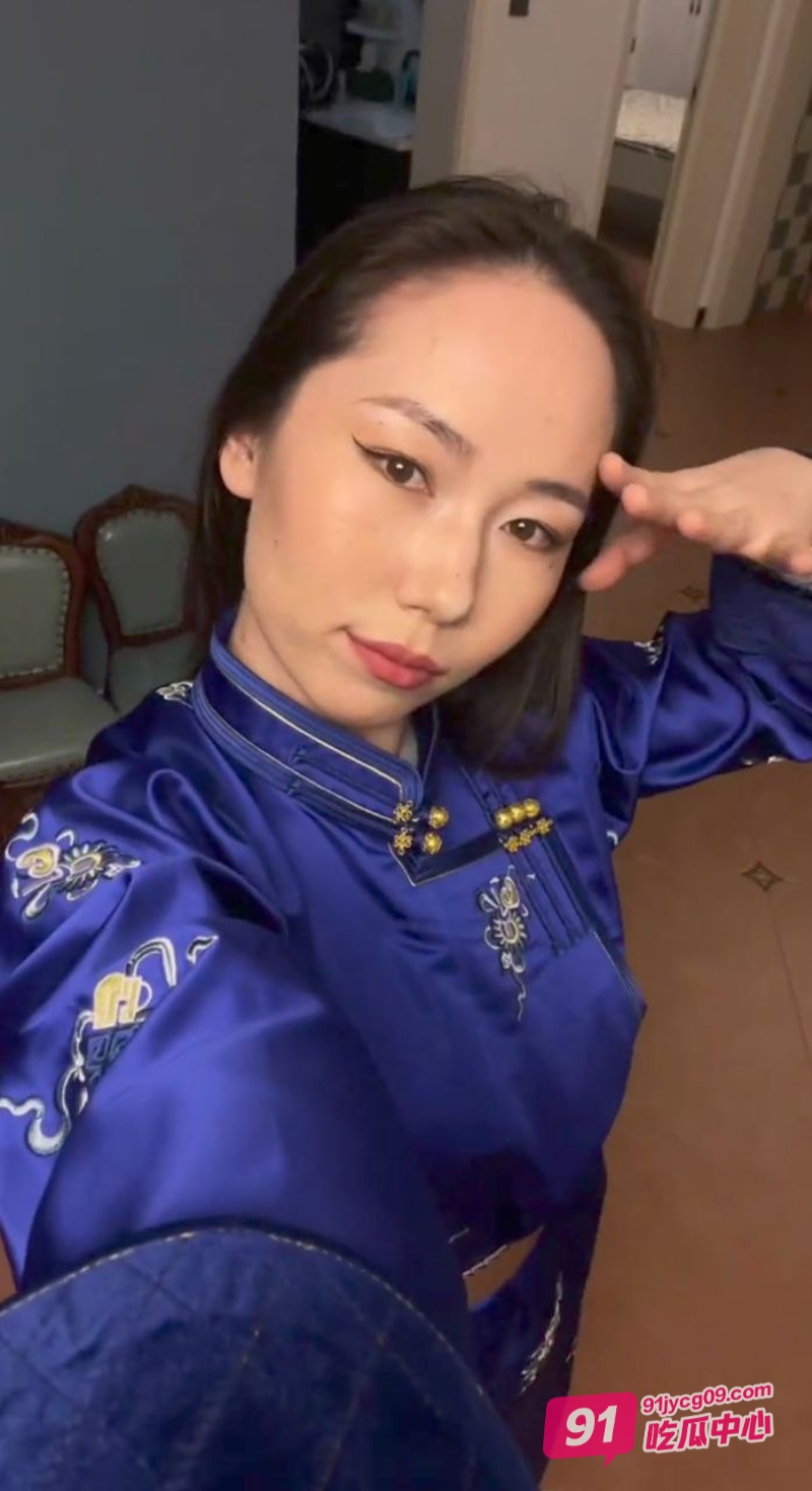 内蒙古锡林浩特大学生骚货拉布珠被曝光~淫荡样子令人色心大起！ 配图2