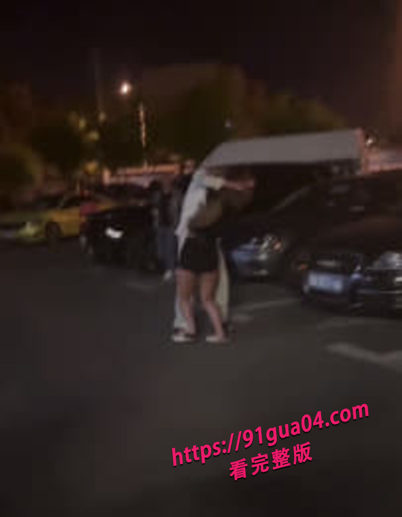 东北精神小妹街头约架05