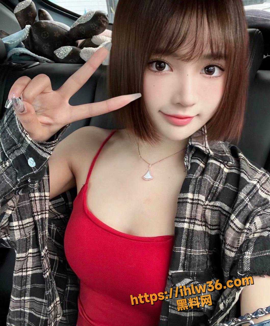 有福同享有逼同操 广州短发嫩妹 李诗琪 服务男友的同时也不忘他好兄弟 这样兄弟敢问哪里找！