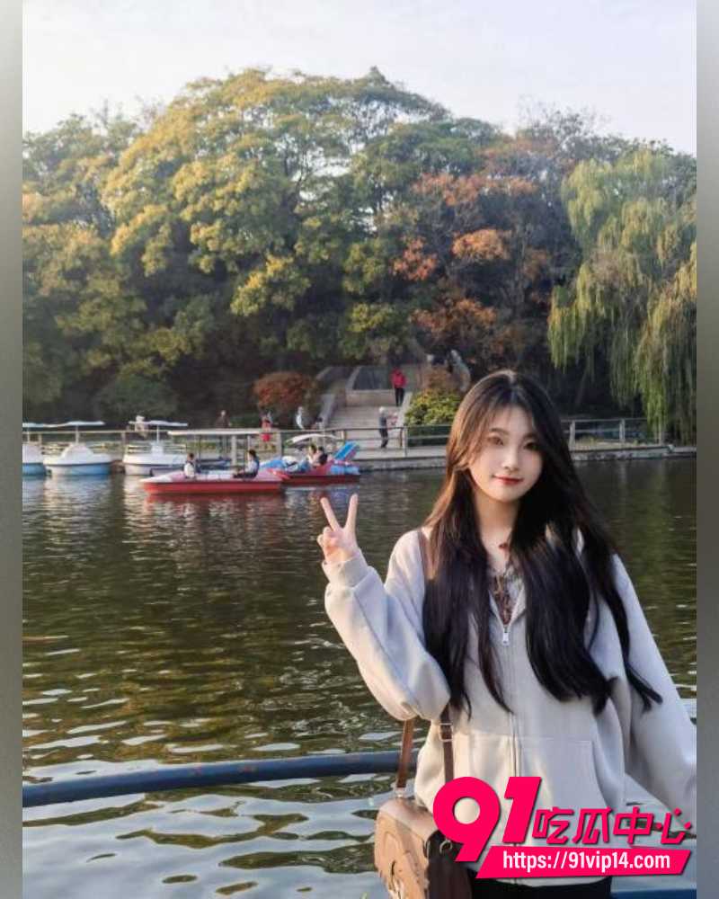 山东青岛工程学院女教师薛柏杉 27 山东青岛工程学院女教师薛柏杉 27
