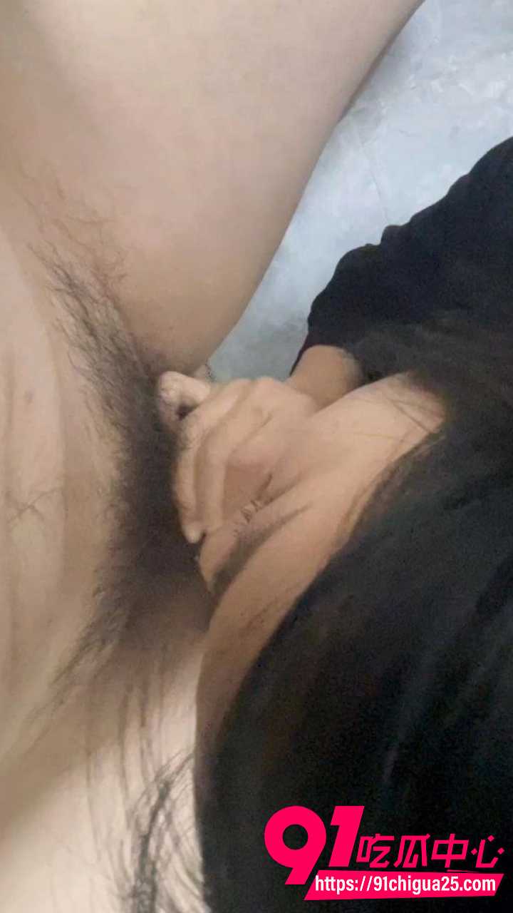 黑丝邻居少妇厕所跪地口交射满渔网袜2 黑丝邻居少妇厕所跪地口交射满渔网袜2