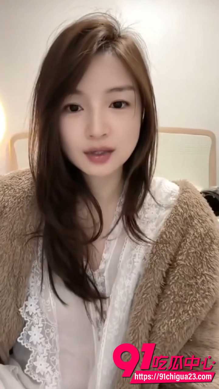 抖音网红闪现直播间内衣内裤走光露点3 抖音网红闪现直播间内衣内裤走光露点3