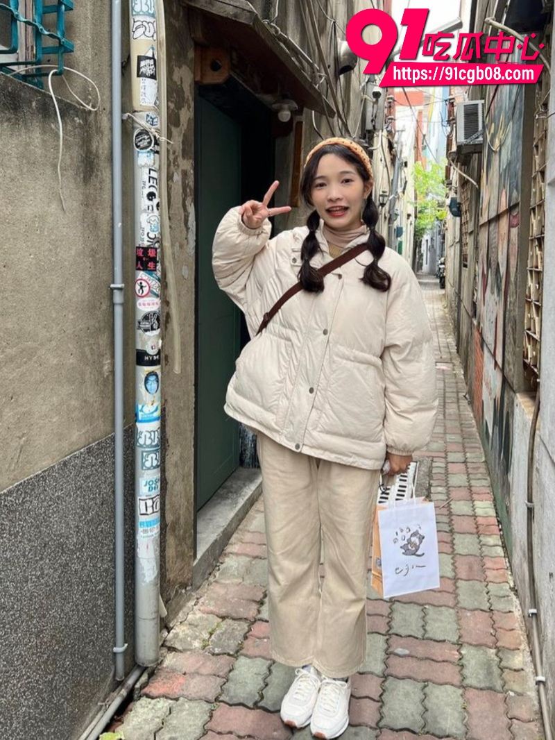 瓜友曝光自己与超漂亮的大学生女友3