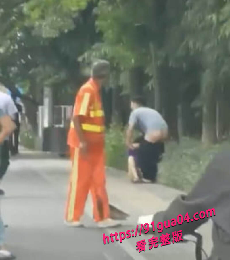 情侣街头激情缠绵02