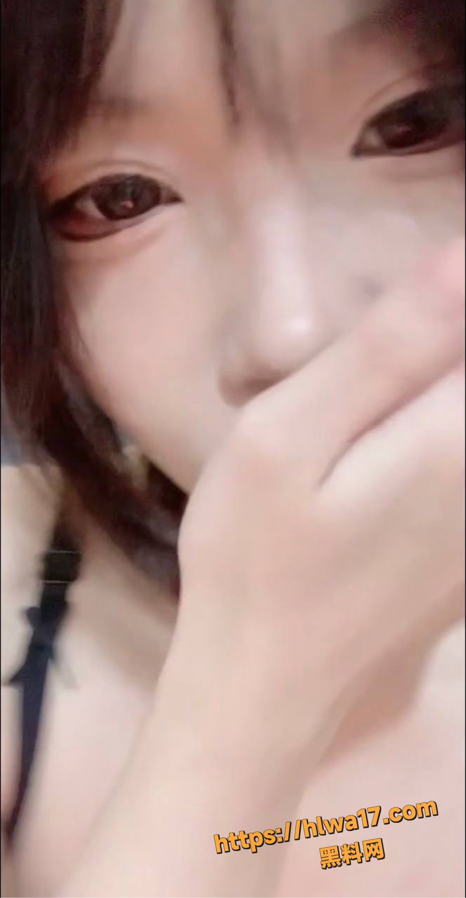 高颜值反差少女曦曦黑丝巨乳吊钟喷尿抖奶 阿黑颜潮吹金主一对一重金定制福利！