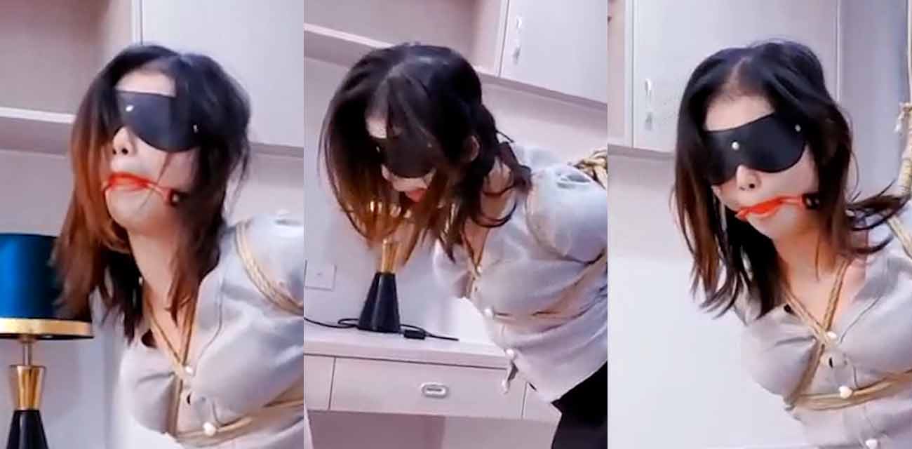 SM调教大神稀缺定制福利 小母狗身穿高跟鞋肉丝 被捆绑在地板上羞辱调教