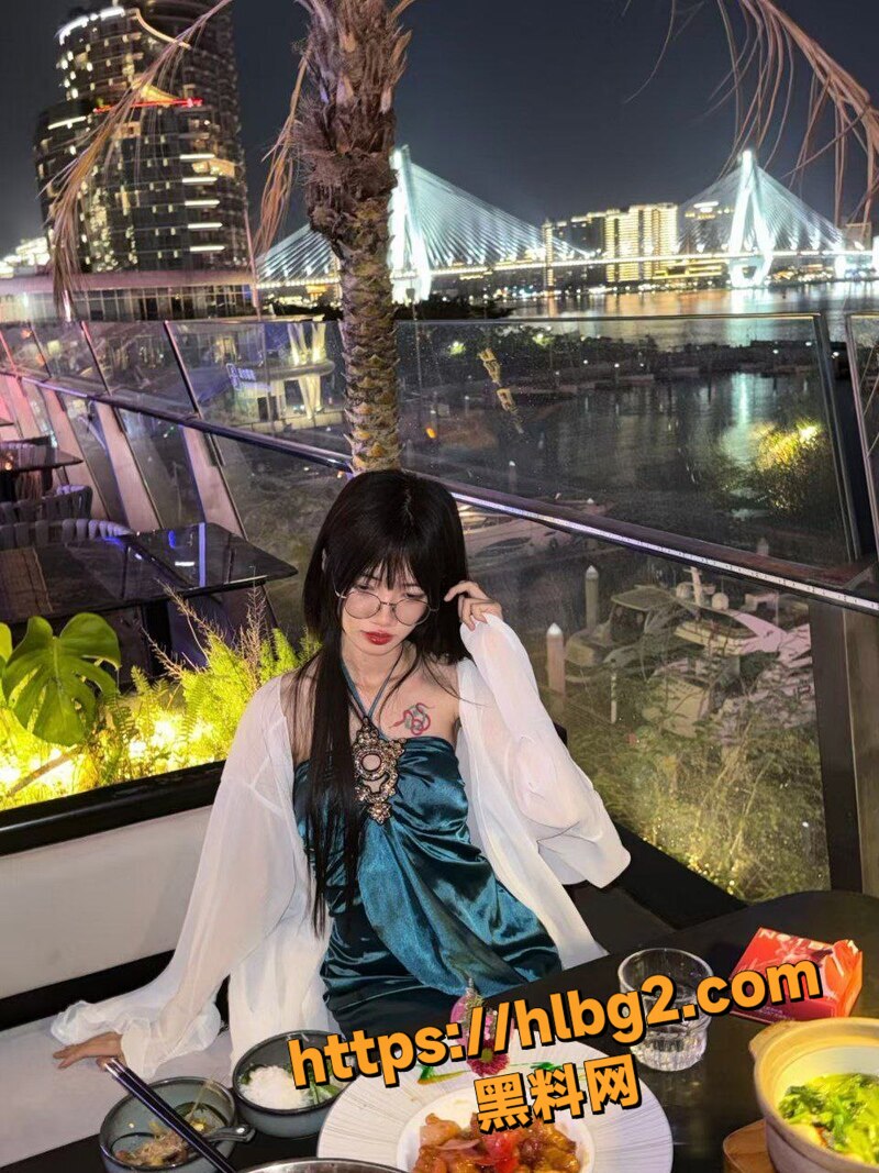 瓜友强烈推荐 抖音反差少女福利姬 零陆大人 顶级御姐身材逆天长腿玉足诱人!