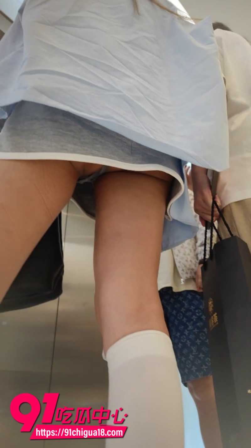 抄底大神商场尾随长腿嫩妹极限偷拍3