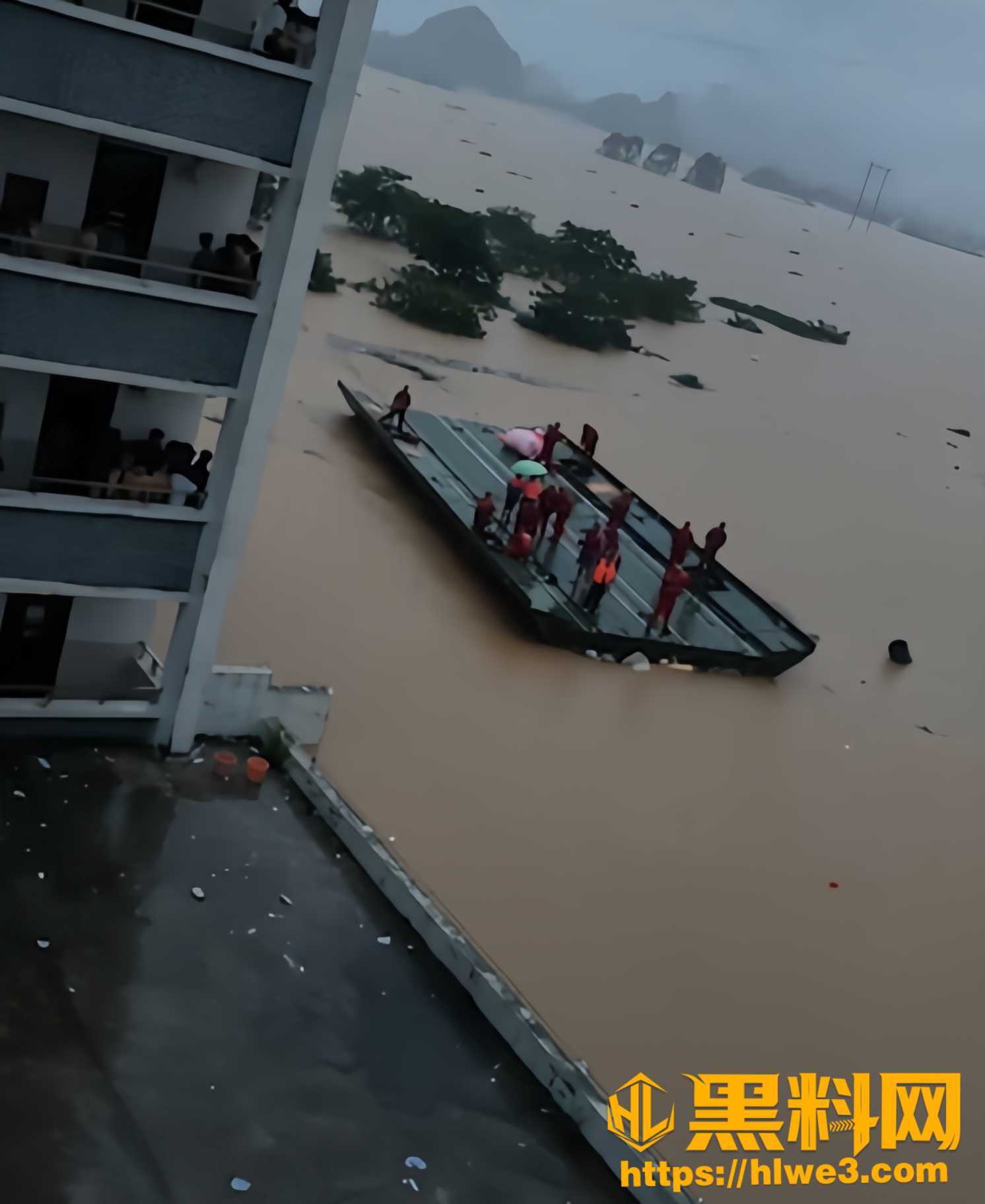 黑料正能量 中国安能动力舟桥火速驰援贵港 紧急转移物流职院受困师生